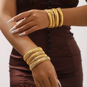 Flex Snake Pear Rhinestone Bracelet